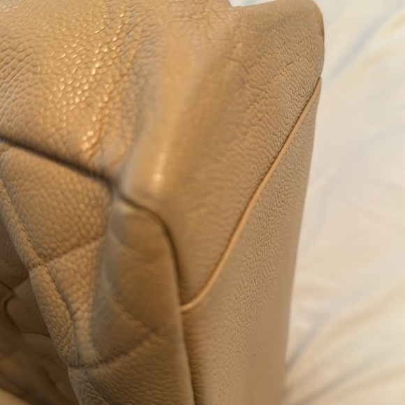 💯 % authentic Chanel handbag - Picture 10 of 11